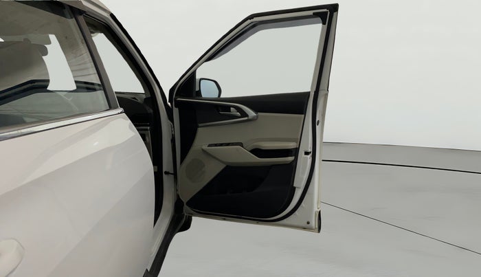 2023 KIA CARENS PRESTIGE 1.5 PETROL 7 STR, Petrol, Manual, 38,215 km, RHS Front Door