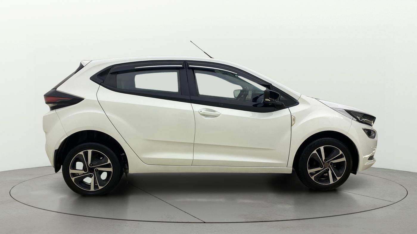 2023 Tata ALTROZ XZ (O) PETROL, Petrol, Manual, 52,627 km, Right Side View