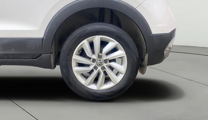 2023 Volkswagen TAIGUN HIGHLINE 1.0 TSI MT, Petrol, Manual, 27,931 km, Left Rear Wheel