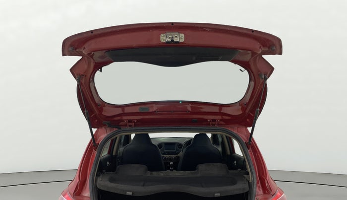 2017 Hyundai Grand i10 SPORTZ (O) 1.2 KAPPA VTVT, Petrol, Manual, 1,28,898 km, Boot Door Open