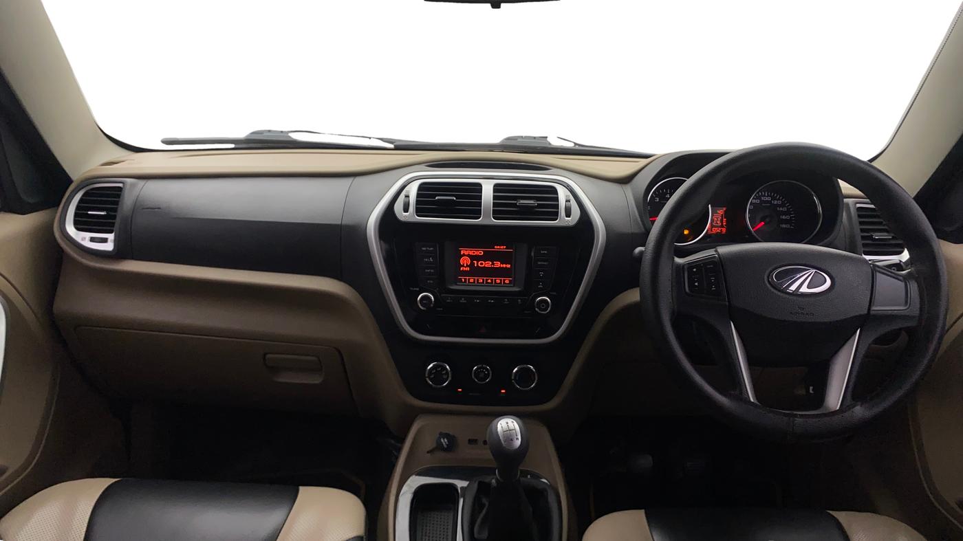 2016 Mahindra TUV300 T8, Diesel, Manual, 1,05,355 km, Dashboard