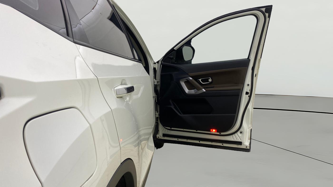 2019 Tata Harrier XZ PLUS 2.0L, Diesel, Manual, 75,989 km, RHS Front Door