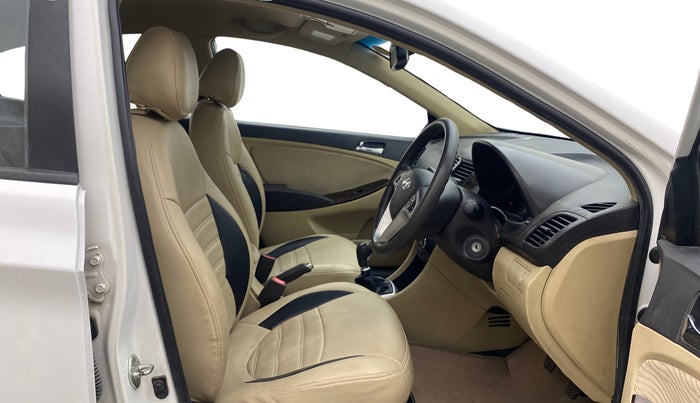 2014 Hyundai Verna FLUIDIC 1.6 VTVT SX, Petrol, Manual, 46,057 km, Right Side Front Door Cabin