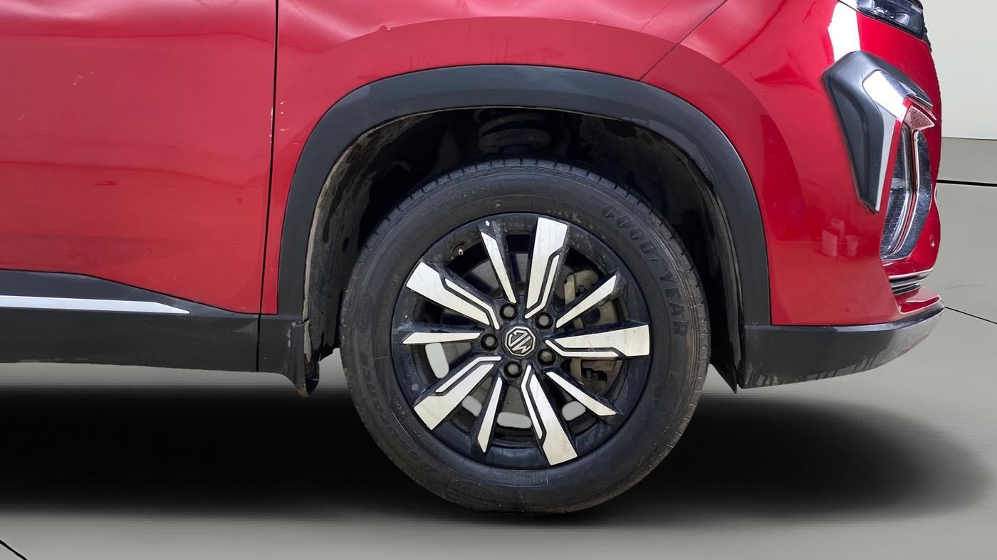 2020 MG HECTOR PLUS SHARP 1.5 PETROL TURBO HYBRID MT 6-STR, Petrol, Manual, 56,803 km, Right Front Wheel
