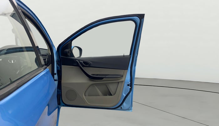 2016 Tata Tiago XT PETROL, Petrol, Manual, 46,127 km, RHS Front Door