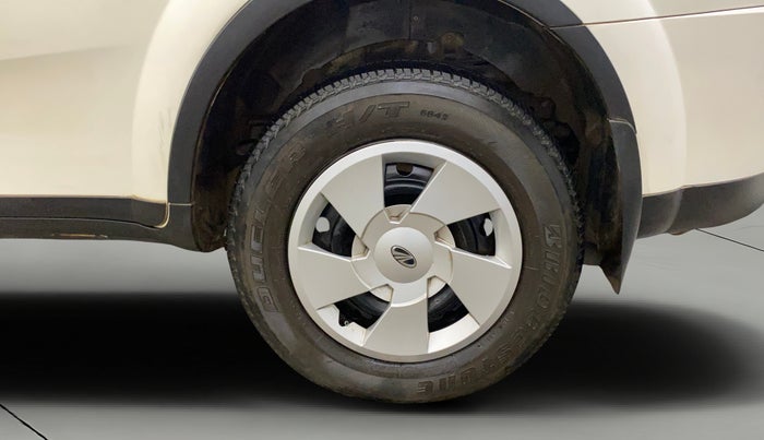 2019 Mahindra XUV500 W7 AT, Diesel, Automatic, 60,037 km, Left Rear Wheel