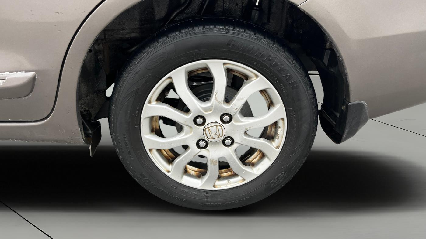 2015 Honda Amaze 1.2L I-VTEC VX AT, Petrol, Automatic, 86,211 km, Left Rear Wheel