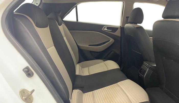 2019 Hyundai Elite i20 SPORTZ PLUS 1.2, Petrol, Manual, 55,580 km, Right Side Rear Door Cabin