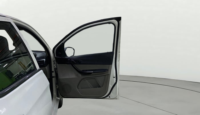 2018 Tata Tiago XM PETROL, Petrol, Manual, 65,164 km, RHS Front Door