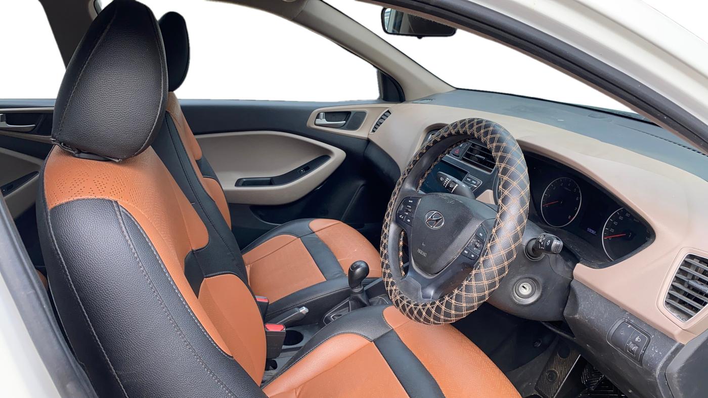2020 Hyundai Elite i20 SPORTZ PLUS 1.2, Petrol, Manual, 59,058 km, Right Side Front Door Cabin