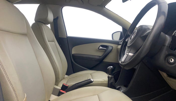 2014 Volkswagen Polo HIGHLINE1.2L, Petrol, Manual, 1,18,268 km, Right Side Front Door Cabin