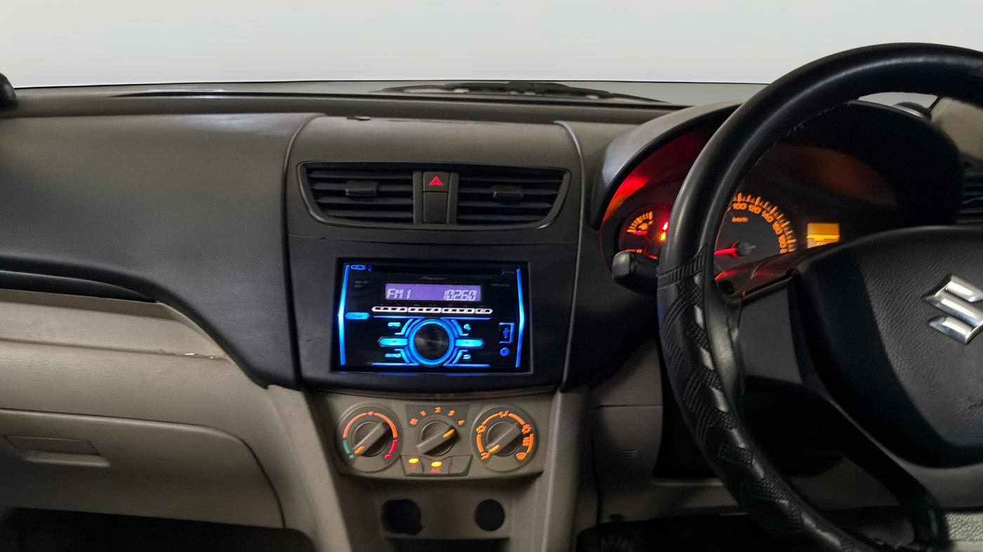 2015 Maruti Swift Dzire LXI (O), CNG, Manual, 72,280 km, Air Conditioner