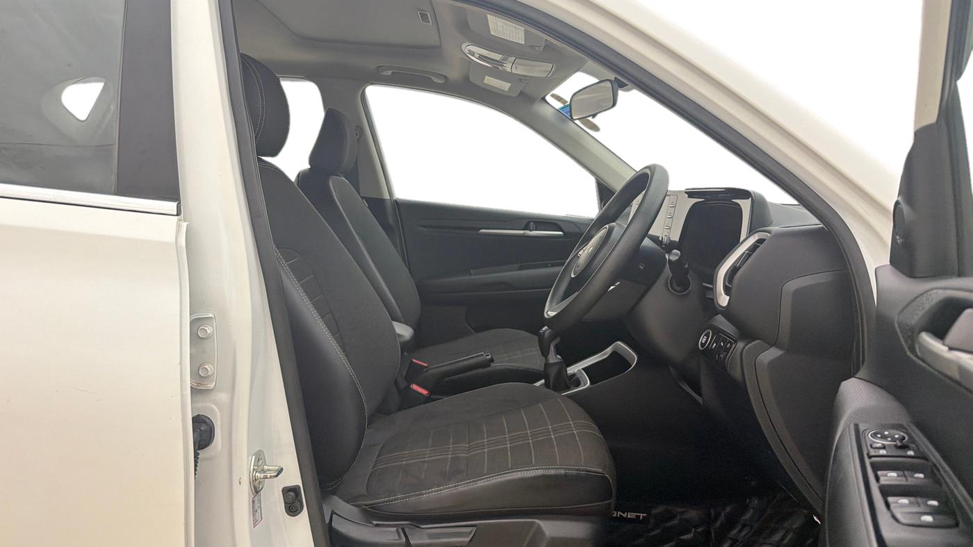 2024 KIA SONET HTK PLUS 1.0 TURBO PETROL IMT, Petrol, Manual, 27,009 km, Right Side Front Door Cabin