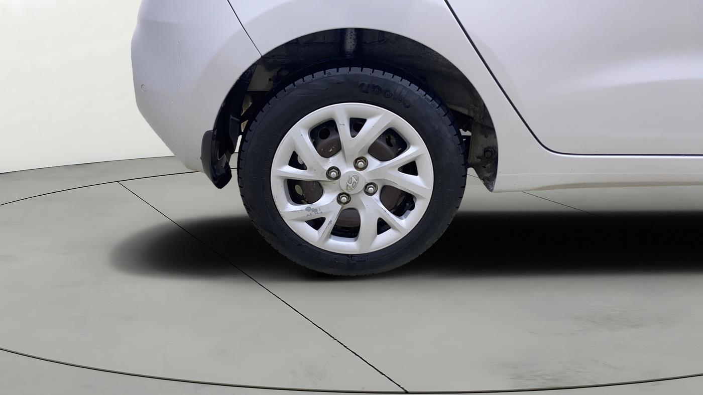 2017 Hyundai Grand i10 SPORTZ 1.2 KAPPA VTVT, Petrol, Manual, 40,483 km, Right Rear Wheel