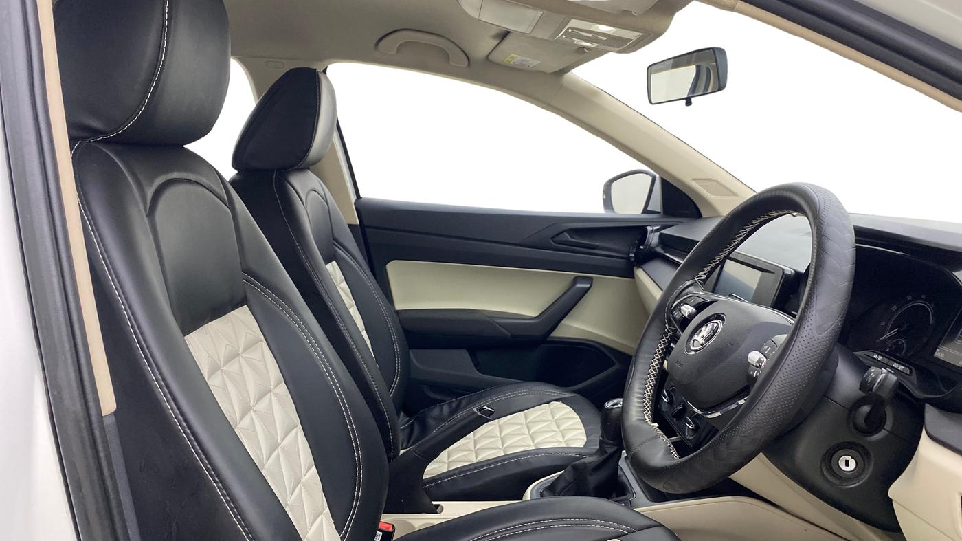 2024 Skoda SLAVIA ACTIVE 1.0L TSI MT, Petrol, Manual, 32,819 km, Right Side Front Door Cabin