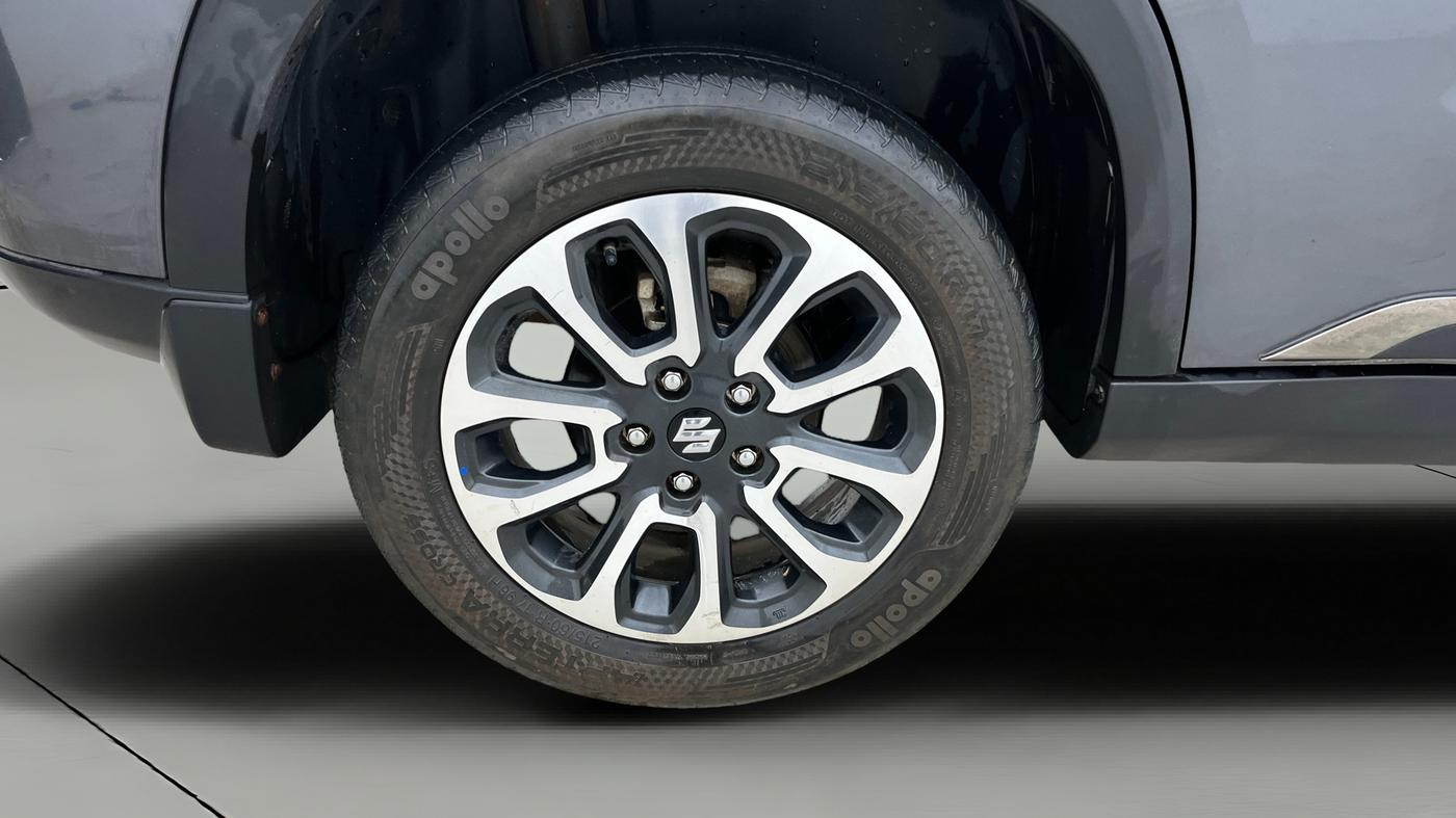 2023 Maruti Grand Vitara ZETA SMART HYBRID, Petrol, Manual, 38,096 km, Right Rear Wheel