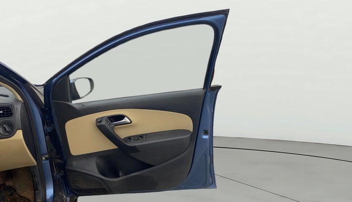 2016 Volkswagen Ameo COMFORTLINE 1.2L, Petrol, Manual, 81,186 km, RHS Front Door