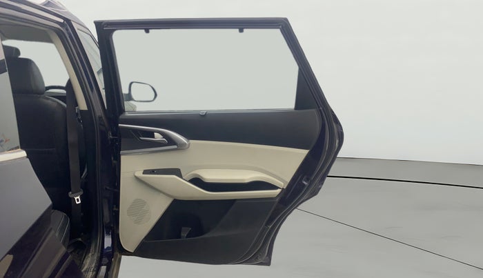 2022 KIA CARENS PRESTIGE PLUS 1.5 DIESEL 7 STR, Diesel, Manual, 38,893 km, RHS Rear Door