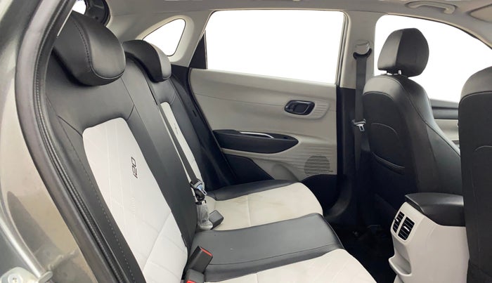 2023 Hyundai NEW I20 ASTA (O) 1.2 MT, Petrol, Manual, 19,651 km, Right Side Rear Door Cabin