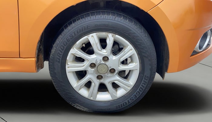 2016 Tata Tiago XZ PETROL, Petrol, Manual, 64,967 km, Right Front Wheel