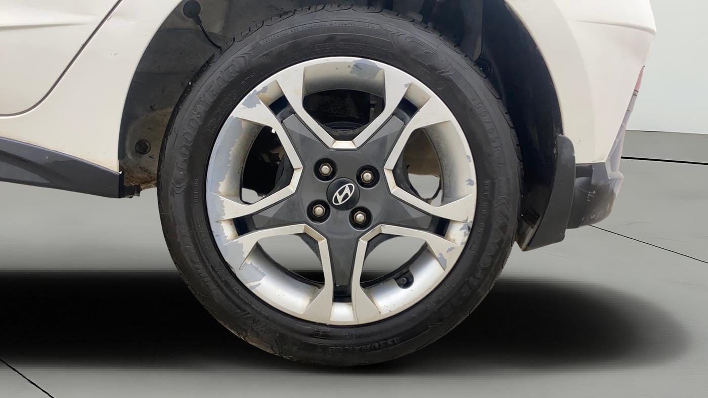 2023 Hyundai NEW I20 SPORTZ 1.2 MT, Petrol, Manual, 26,355 km, Left Rear Wheel