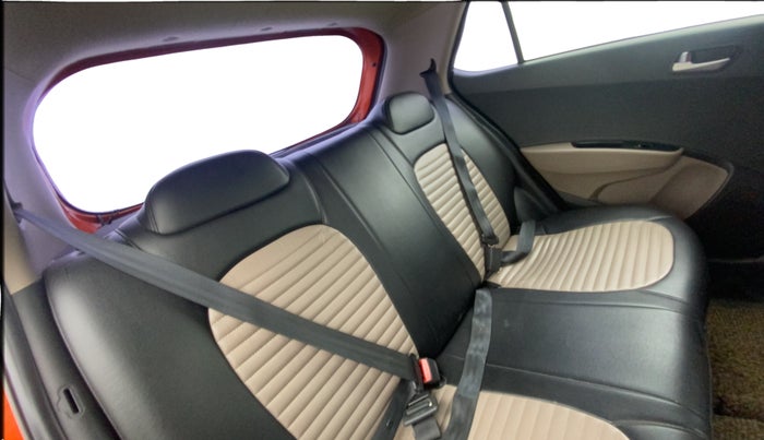 2019 Hyundai Grand i10 SPORTZ AT 1.2 KAPPA VTVT, Petrol, Automatic, 92,544 km, Right Side Rear Door Cabin