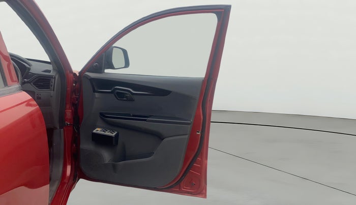 2018 Mahindra KUV 100 NXT K2+ P 6 STR, Petrol, Manual, 45,423 km, RHS Front Door