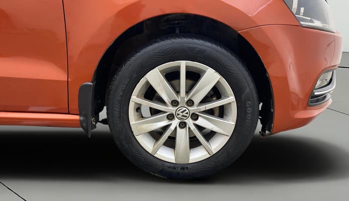 2015 Volkswagen Polo HIGHLINE1.2L, Petrol, Manual, 91,655 km, Right Front Wheel