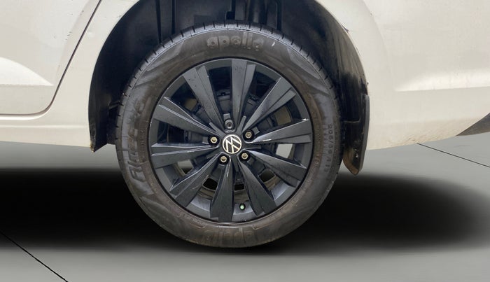 2022 Volkswagen VIRTUS HIGHLINE TSI 1.0 AT, Petrol, Automatic, 28,552 km, Left Rear Wheel