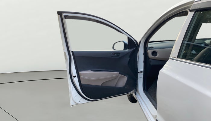 2014 Hyundai Grand i10 MAGNA 1.2 KAPPA VTVT, CNG, Manual, 1,30,977 km, LHS Front Door