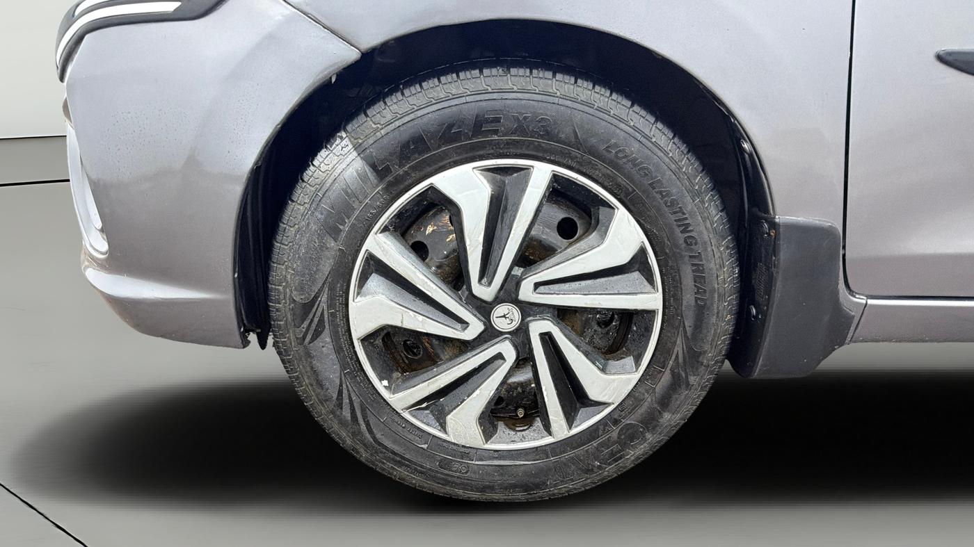 2019 Maruti Celerio VXI AMT, CNG, Automatic, 66,387 km, Left Front Wheel