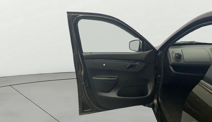 2017 Renault Kwid RXT 1.0, Petrol, Manual, 78,833 km, LHS Front Door