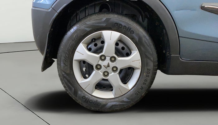 2022 Mahindra XUV300 W6 1.2 PETROL AMT, Petrol, Automatic, 44,310 km, Right Rear Wheel