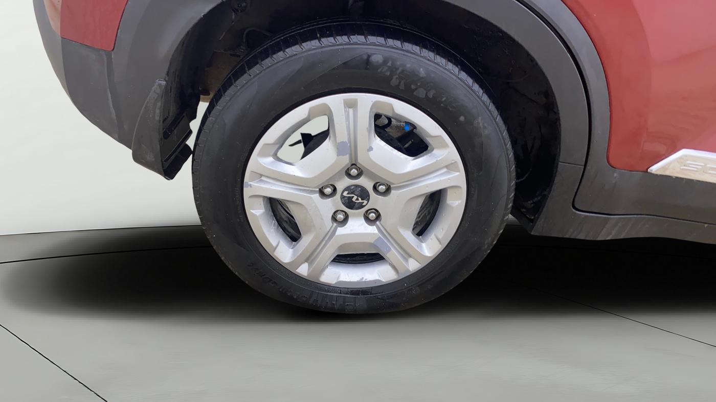 2023 KIA SONET HTK PLUS 1.5, Diesel, Manual, 1,11,607 km, Right Rear Wheel