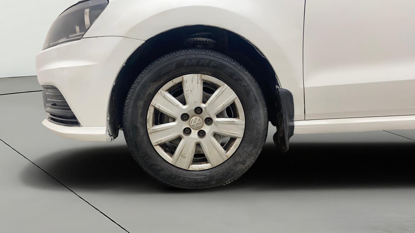2018 Volkswagen Ameo TRENDLINE 1.5L, Diesel, Manual, 1,17,481 km, Left Front Wheel