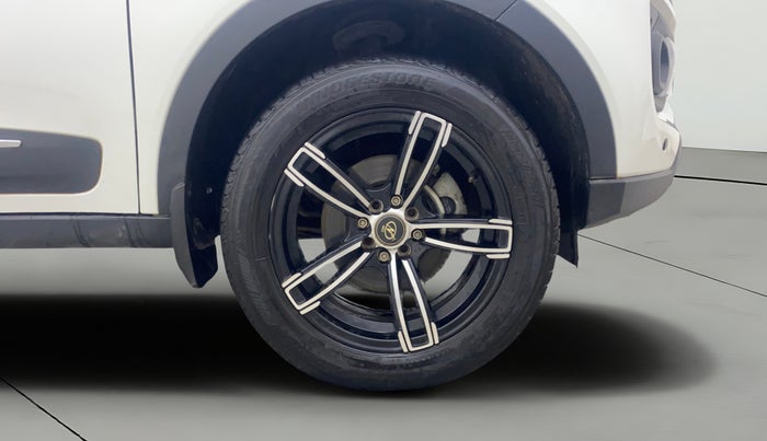 2023 Tata NEXON XM DIESEL, Diesel, Manual, 26,555 km, Right Front Wheel