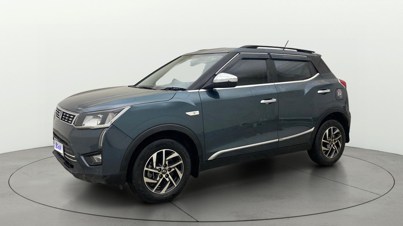 2023 Mahindra XUV300 W6 1.2 PETROL AMT, Petrol, Automatic, 12,068 km, Left Front Diagonal