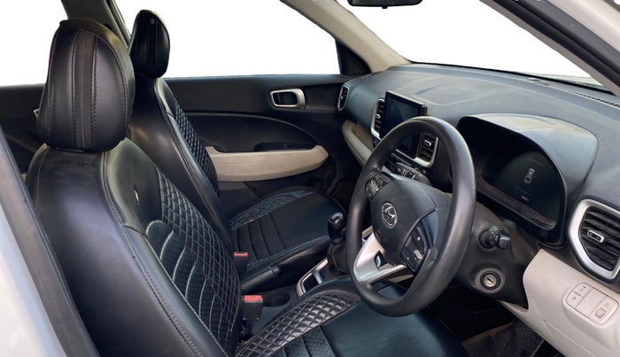 2023 Hyundai VENUE S 1.2, CNG, Manual, 80,351 km, Right Side Front Door Cabin