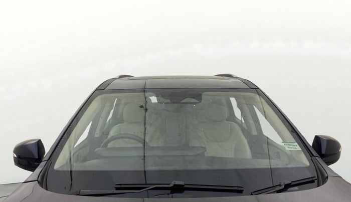 2022 Mahindra XUV700 AX 7 LUXURY D AWD AT 7 STR, Diesel, Automatic, 1,29,475 km, Front Windshield