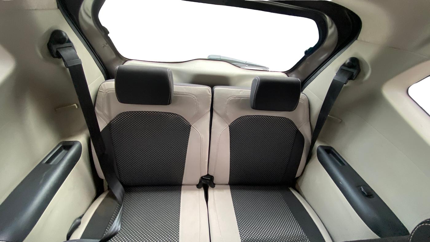 2022 Renault TRIBER RXZ, Petrol, Manual, 43,991 km, Third Seat Row ( optional )