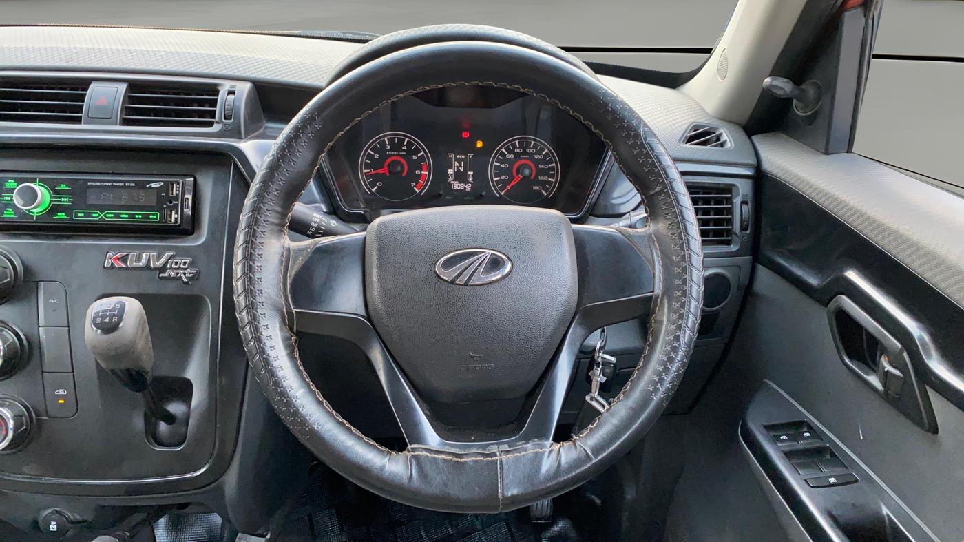 2017 Mahindra KUV 100 NXT K4+ D 6 STR, Diesel, Manual, 1,30,835 km, Steering Wheel Close Up