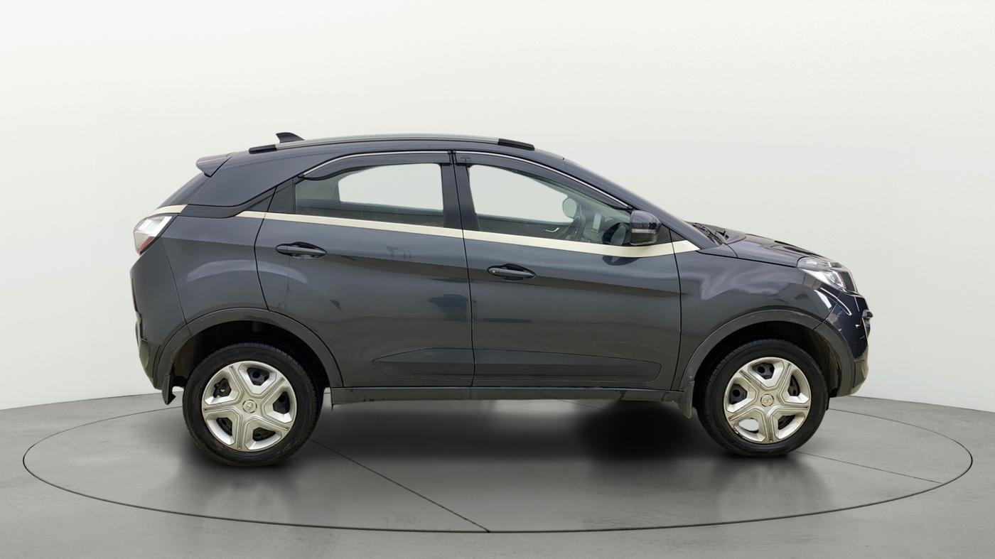 2018 Tata NEXON XZ PETROL, Petrol, Manual, 53,738 km, Right Side View