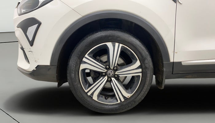 2022 MG ASTOR SHARP 1.5 MT, Petrol, Manual, 30,004 km, Left Front Wheel