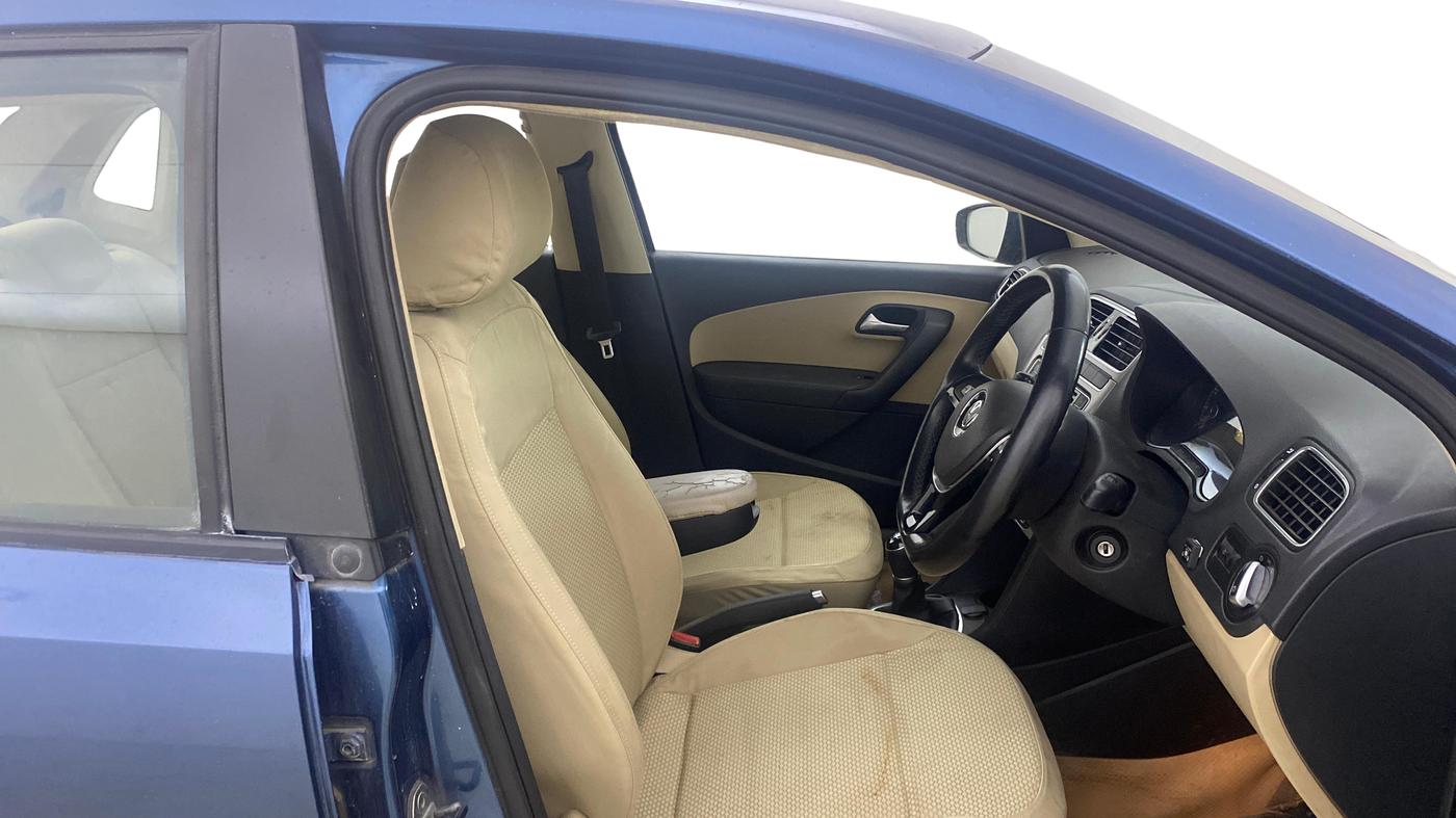 2016 Volkswagen Ameo HIGHLINE1.2L, CNG, Manual, 91,873 km, Right Side Front Door Cabin