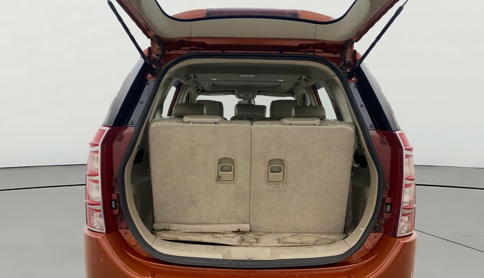 2015 Mahindra XUV500 W10, Diesel, Manual, 95,830 km, Boot Open Zoomed View