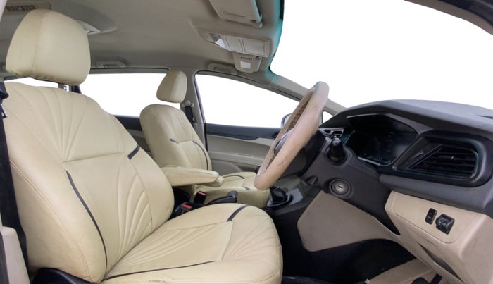 2018 Mahindra MARAZZO M2 7STR, Diesel, Manual, 1,15,675 km, Right Side Front Door Cabin