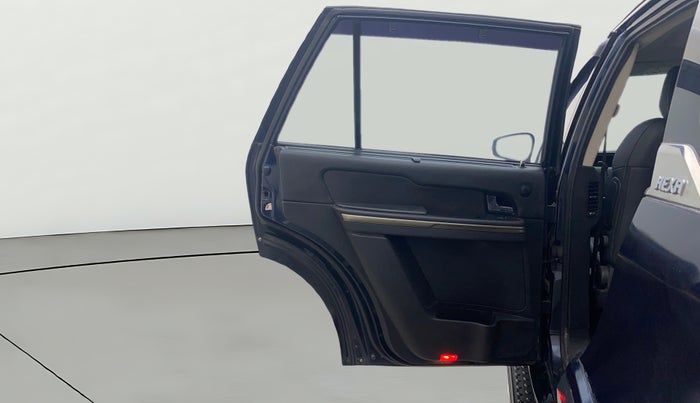 2017 Tata Hexa XTA 4X2 7 STR, Diesel, Automatic, 1,39,861 km, LHS Rear Door