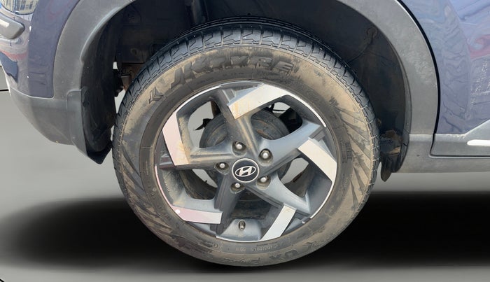 2019 Hyundai VENUE SX 1.0 TURBO DUAL TONE, Petrol, Manual, 99,565 km, Right Rear Wheel