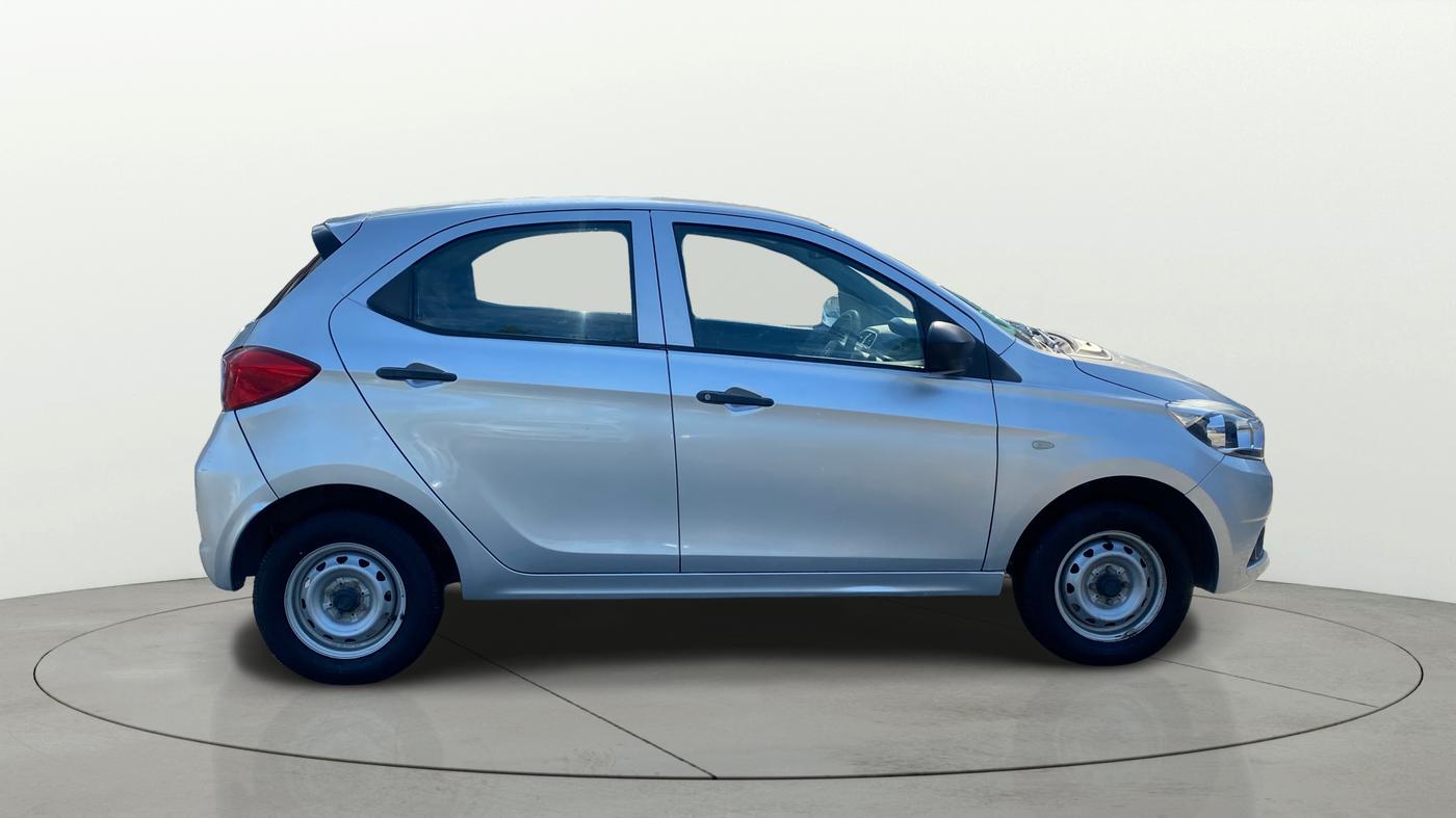 2017 Tata Tiago XE PETROL, Petrol, Manual, 21,511 km, Right Side View
