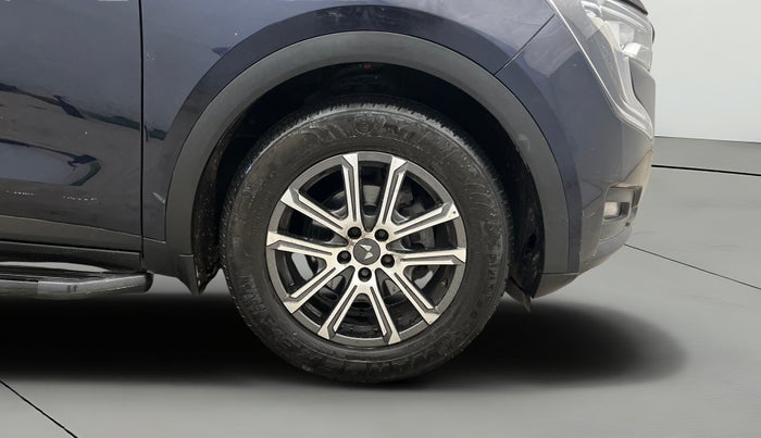 2022 Mahindra XUV700 AX 7 LUXURY P AT 7 STR, Petrol, Automatic, 20,821 km, Right Front Wheel